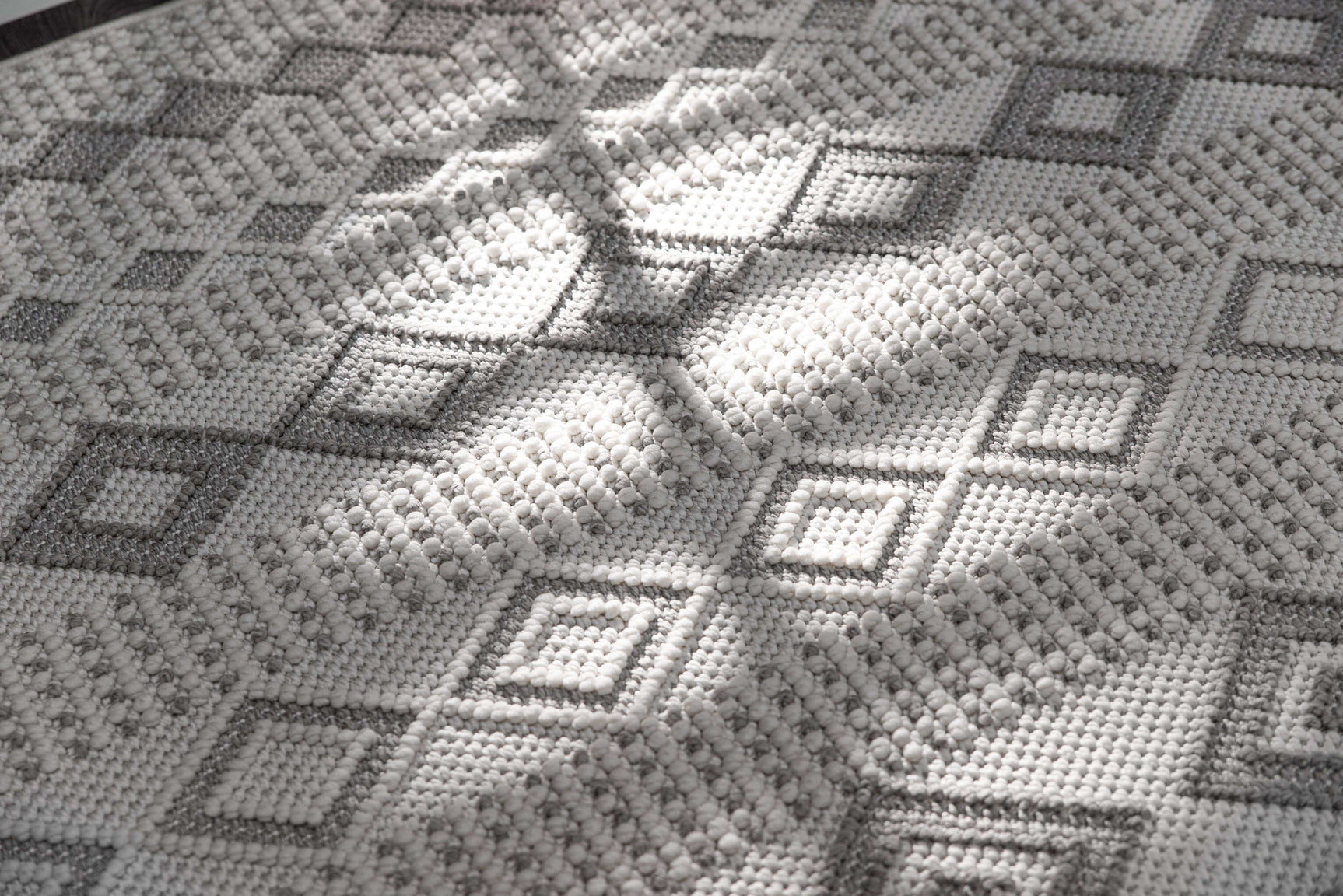 Goya Woven Non-Slip Geometric Diamond Pattern Indoor Area Rug - Ornate Home