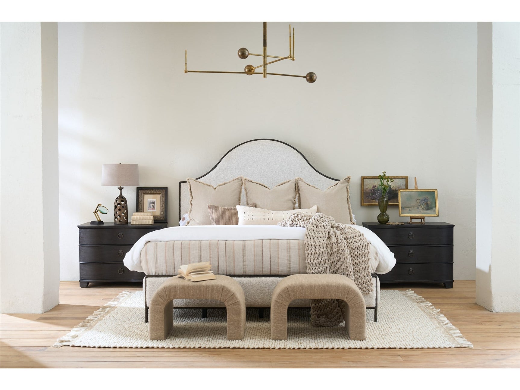 Griffith Park Cream/Ivory Queen Bed - Ornate Home