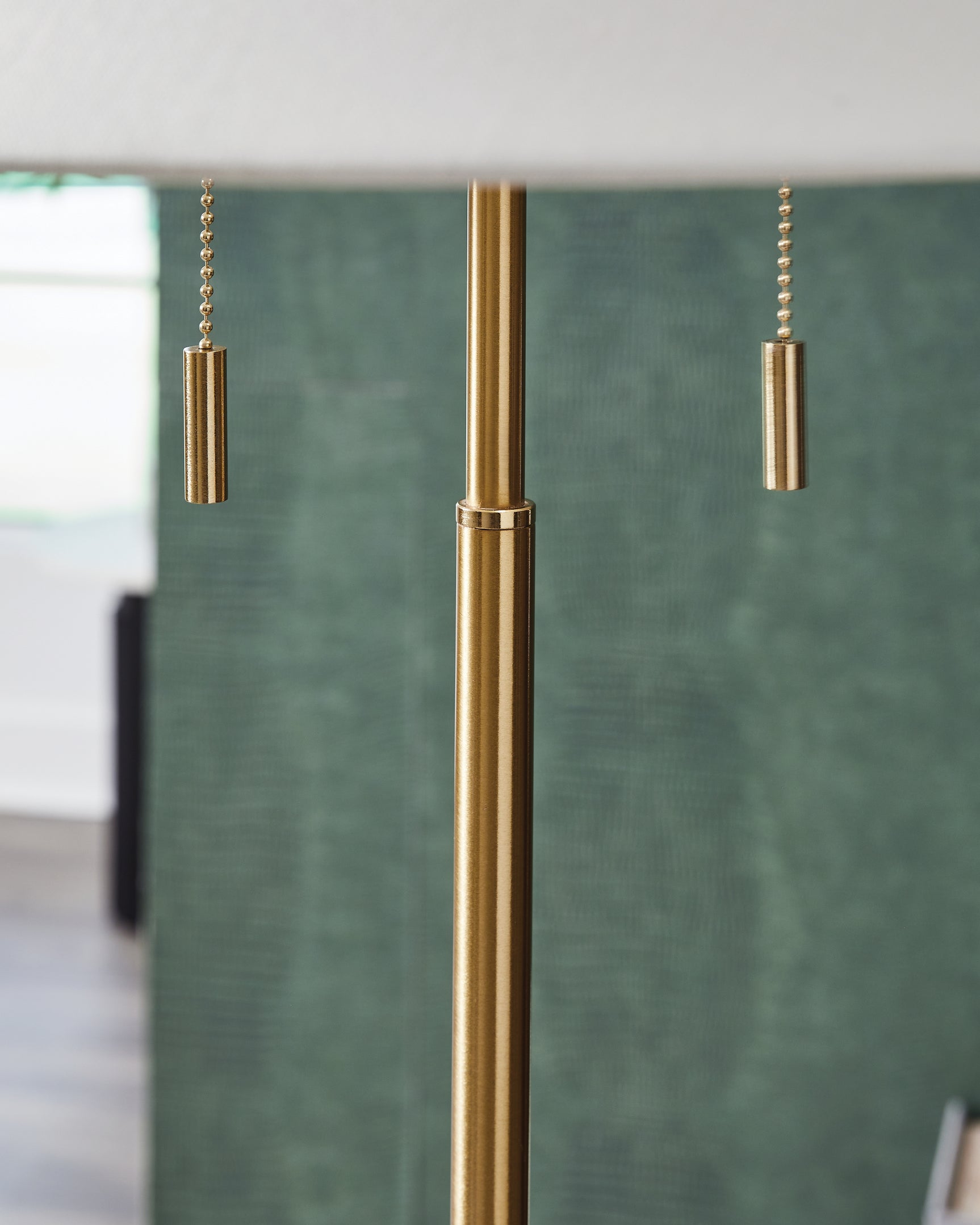Haigwood Gold Metal Floor Lamp (1/CN) - Ornate Home