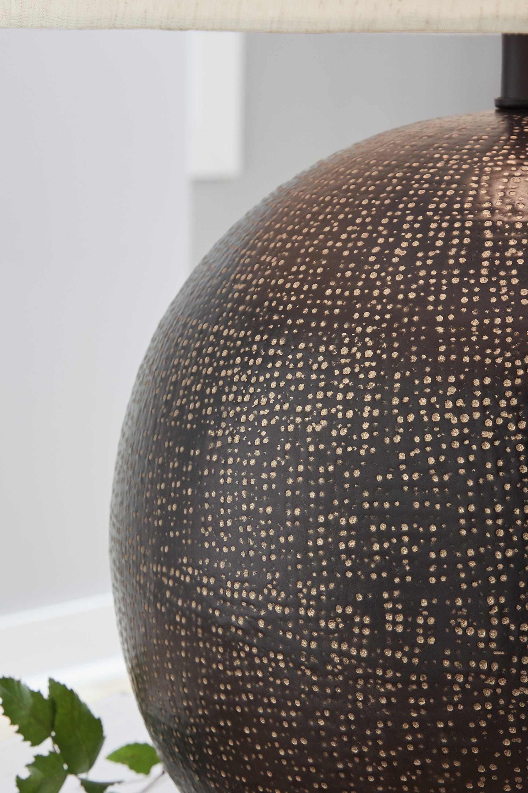 Hambell Black/Gold Table Lamp (Set of 2) - Ornate Home