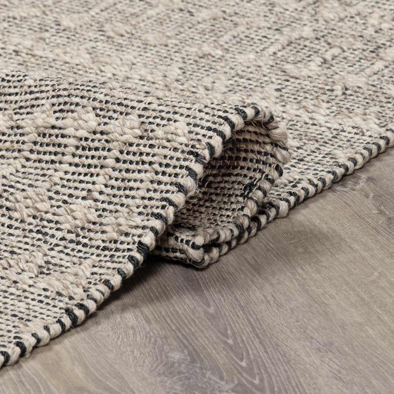 Hanston Handmade Faux Silk Rug - Clearance - Ornate Home