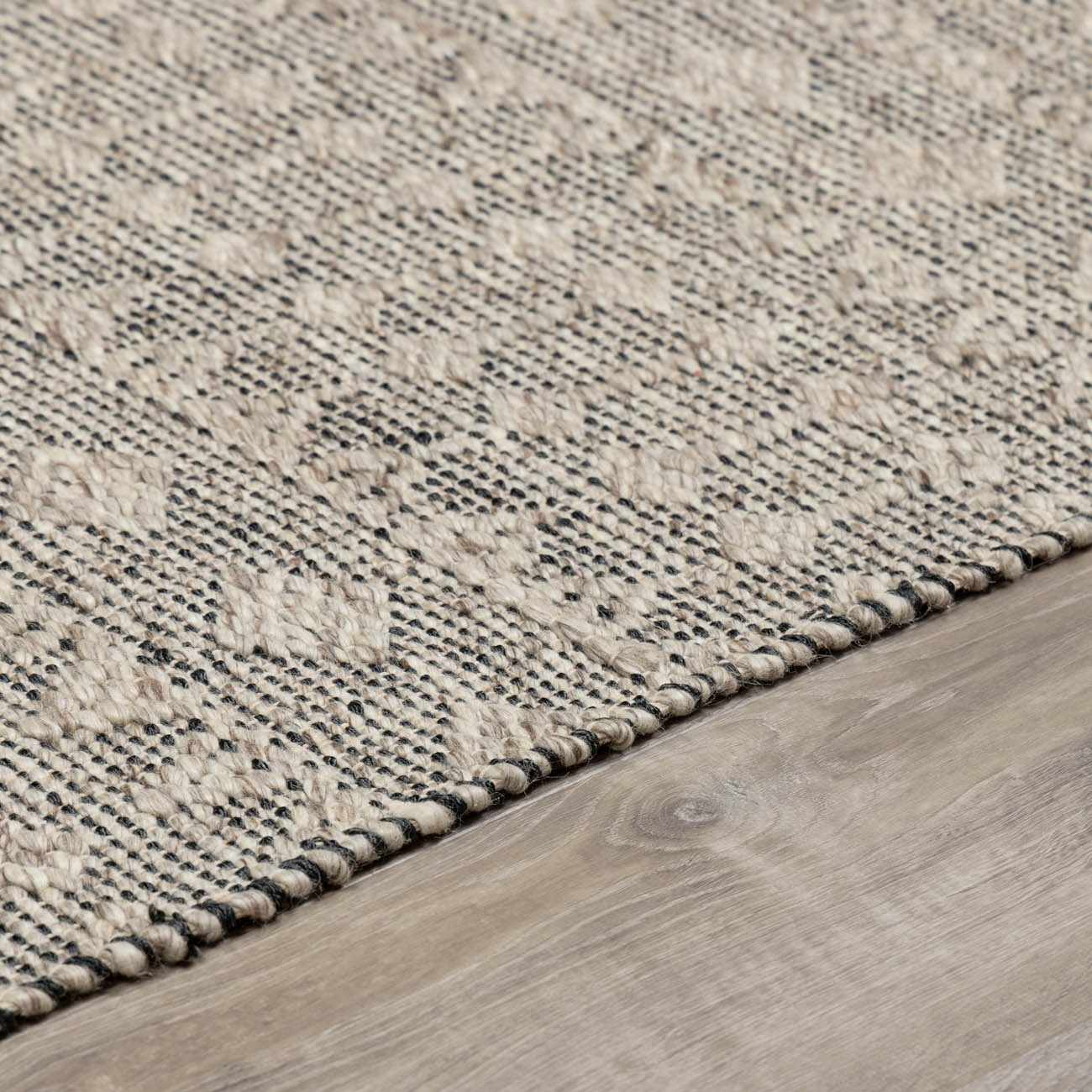 Hanston Handmade Faux Silk Rug - Clearance - Ornate Home