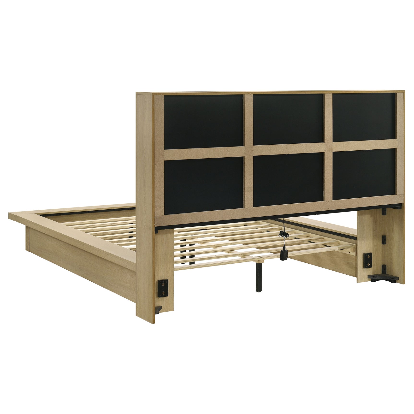 Hendricks Light Oak 4-piece Queen Bedroom Set - Ornate Home