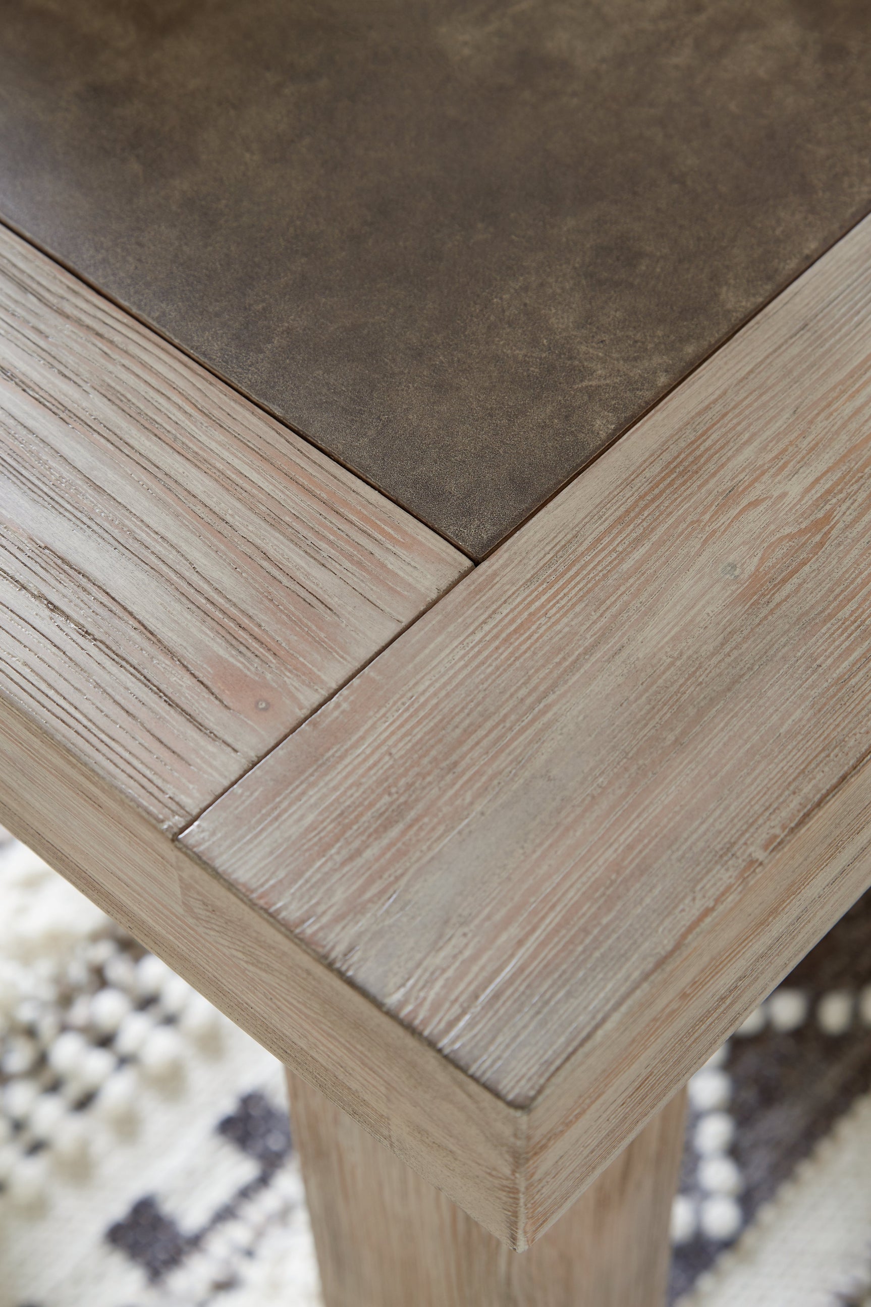 Hennington End Table (Online Special Price) - Ornate Home