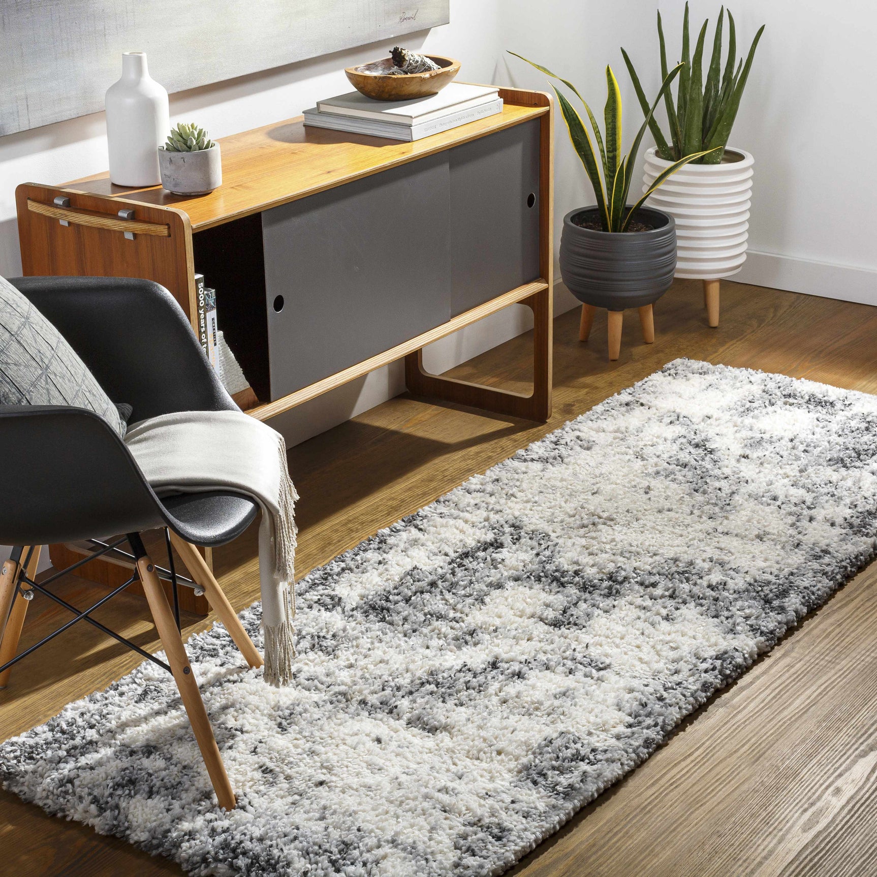 Hilotongan Plush Abstract Area Rug - Ornate Home