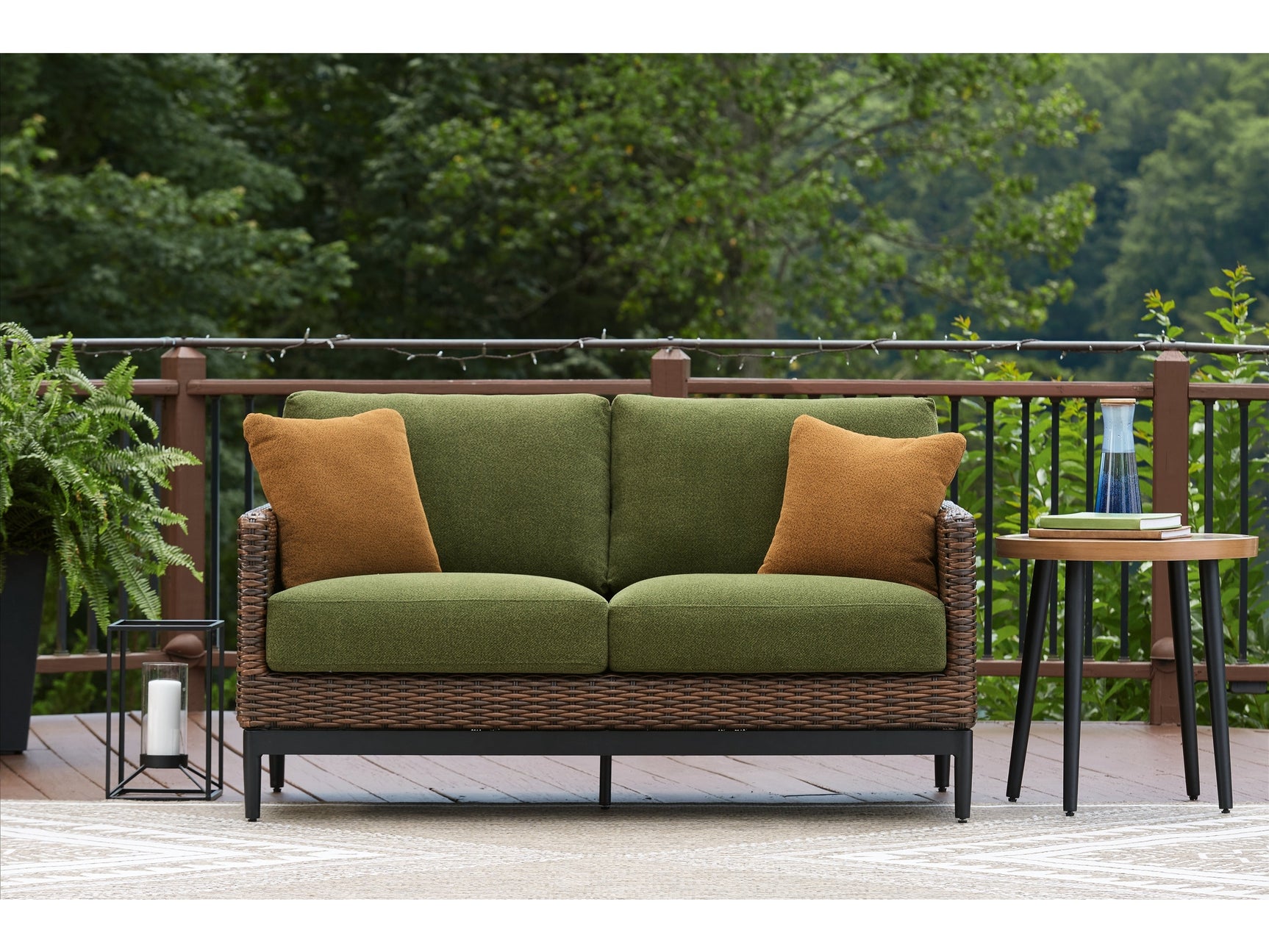 Horizon Hall Brown/Green Loveseat w/Cushion - Ornate Home