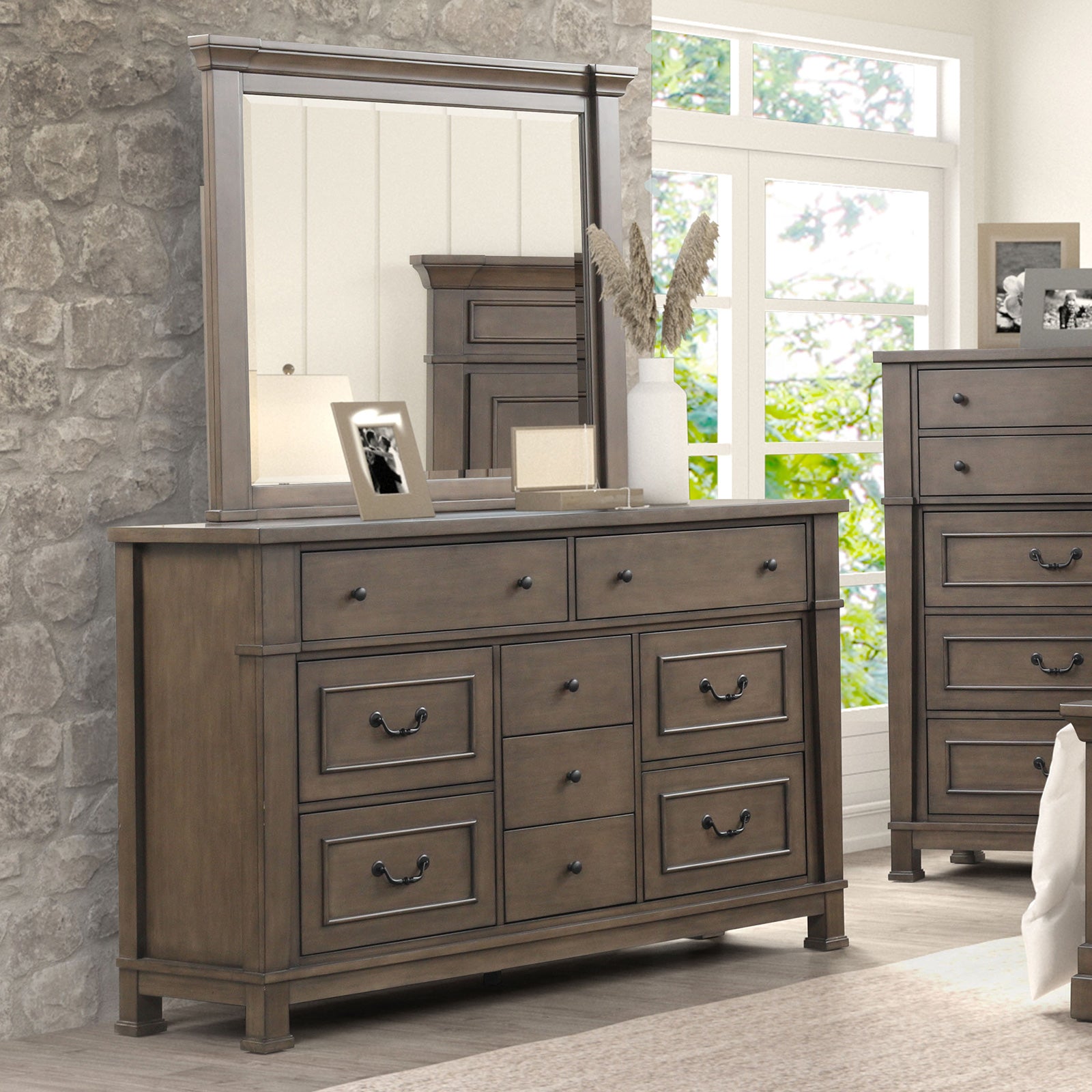 Huddersfield Dark Brown Queen 5 Piece Bedroom Set w/2 Nightstands - Ornate Home