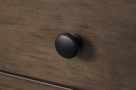 Huddersfield Dark Brown Queen 5 Piece Bedroom Set w/Chest - Ornate Home