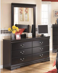 Huey Vineyard Black Full Sleigh Bedroom Set with Dresser, Mirror, Chest and 2 Nightstands - Ornate Home