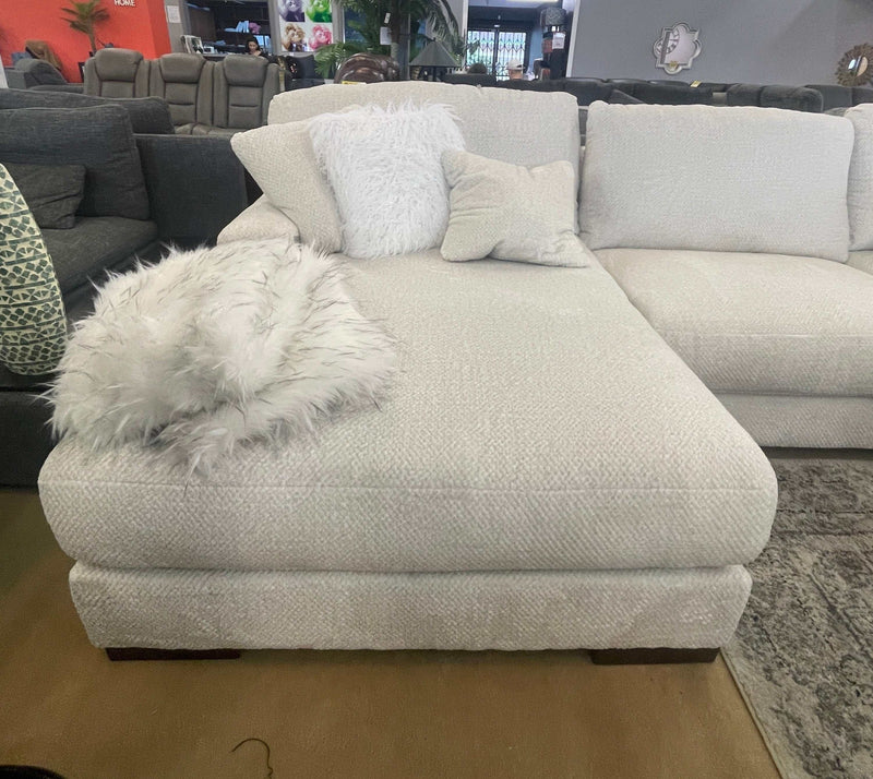 Zada Ivory 5pc RAF Chaise Sectional