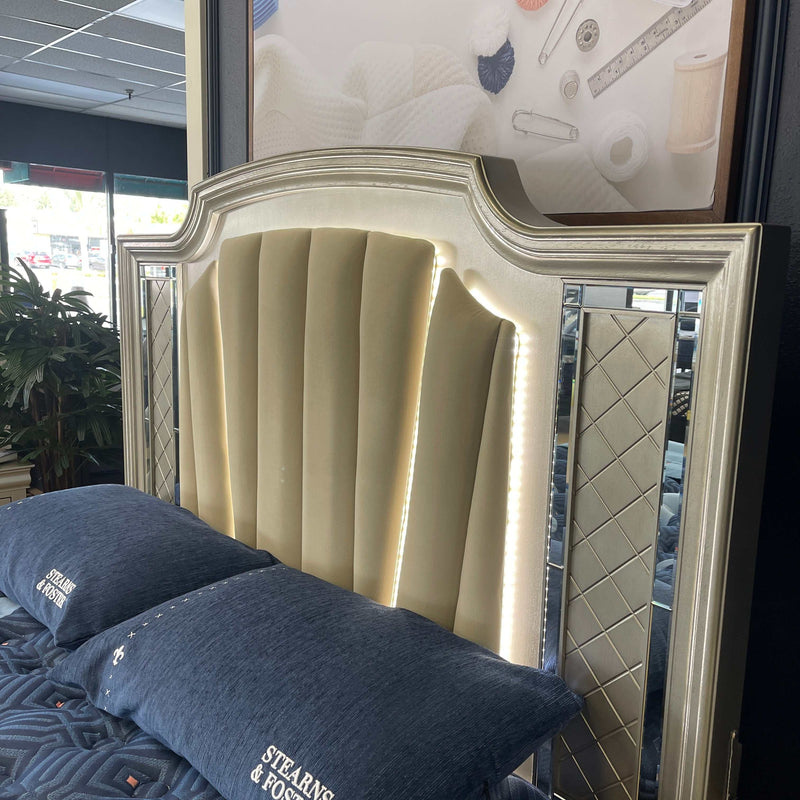 Chevanna Platinum Queen Upholstered Panel Bedroom Sets