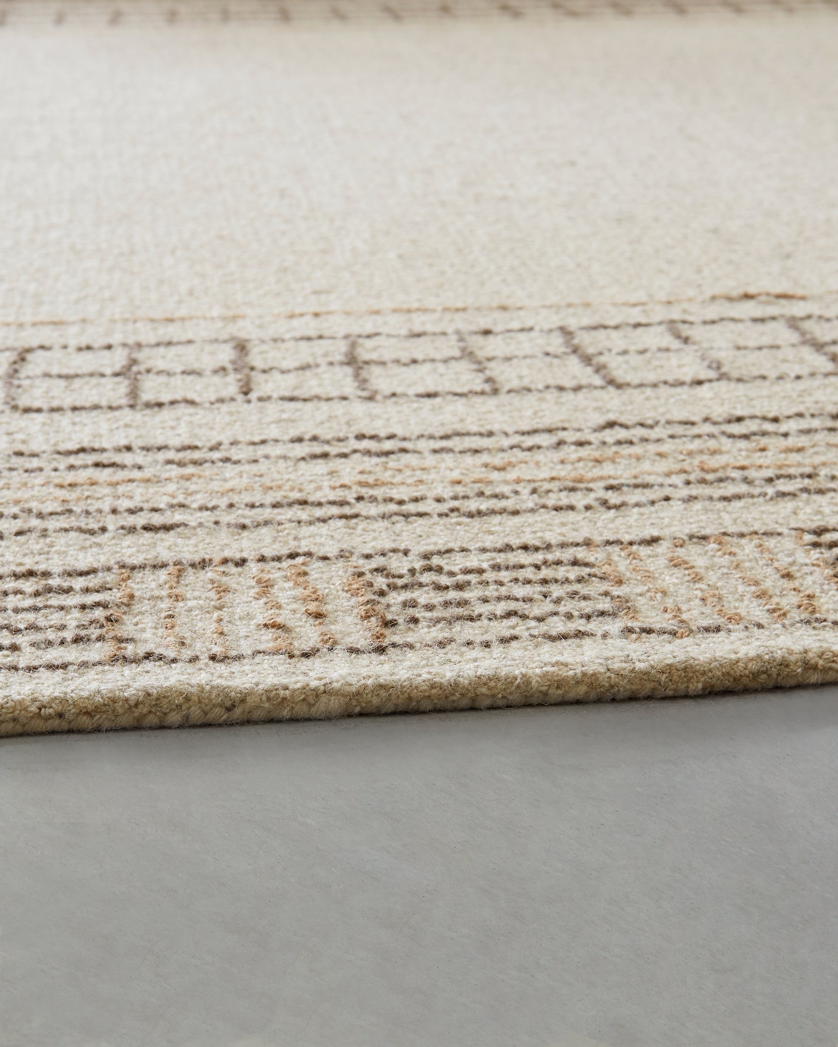 Idaman Taupe/Brown Medium Rug - Ornate Home