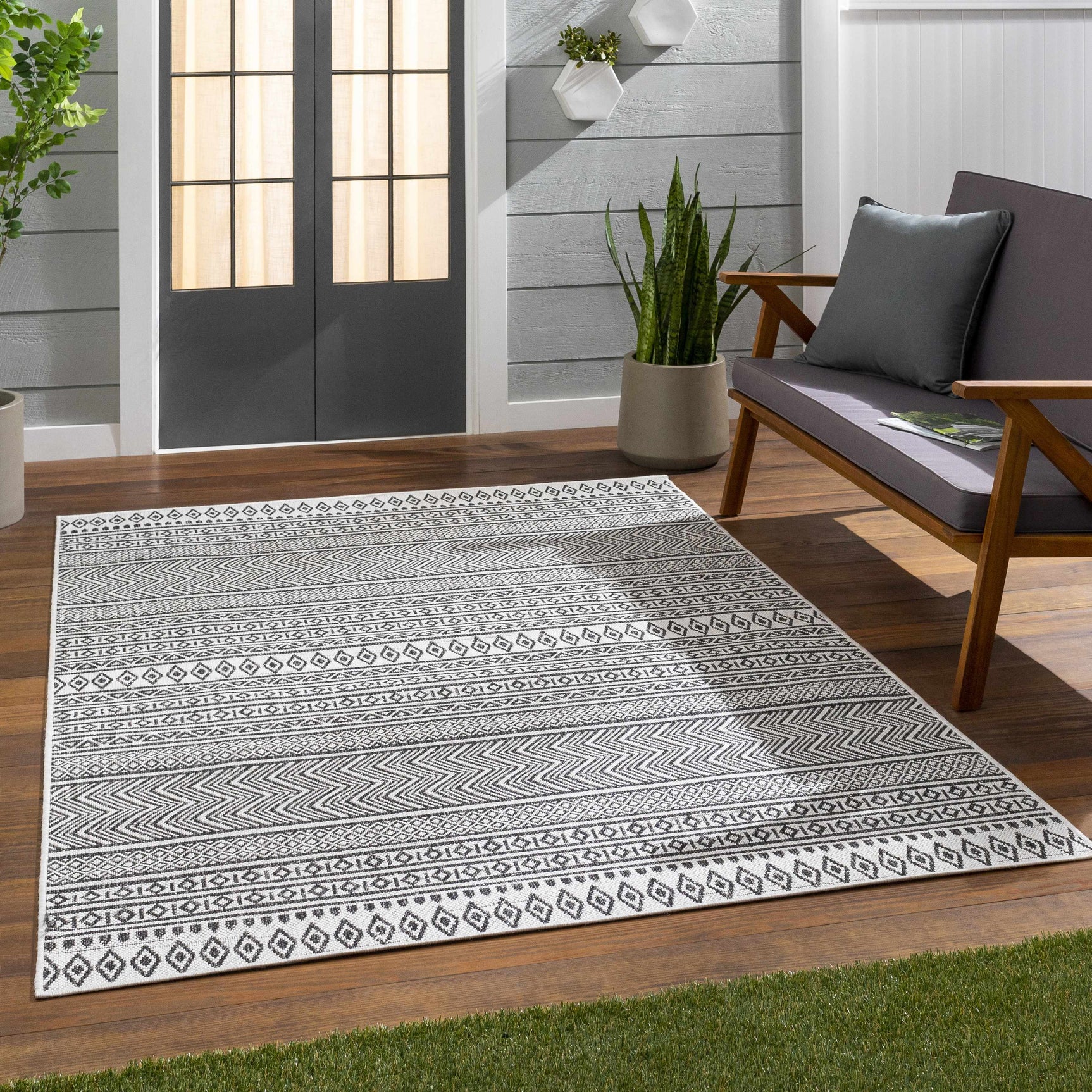 Imboden Black&White Outdoor Rug - Ornate Home