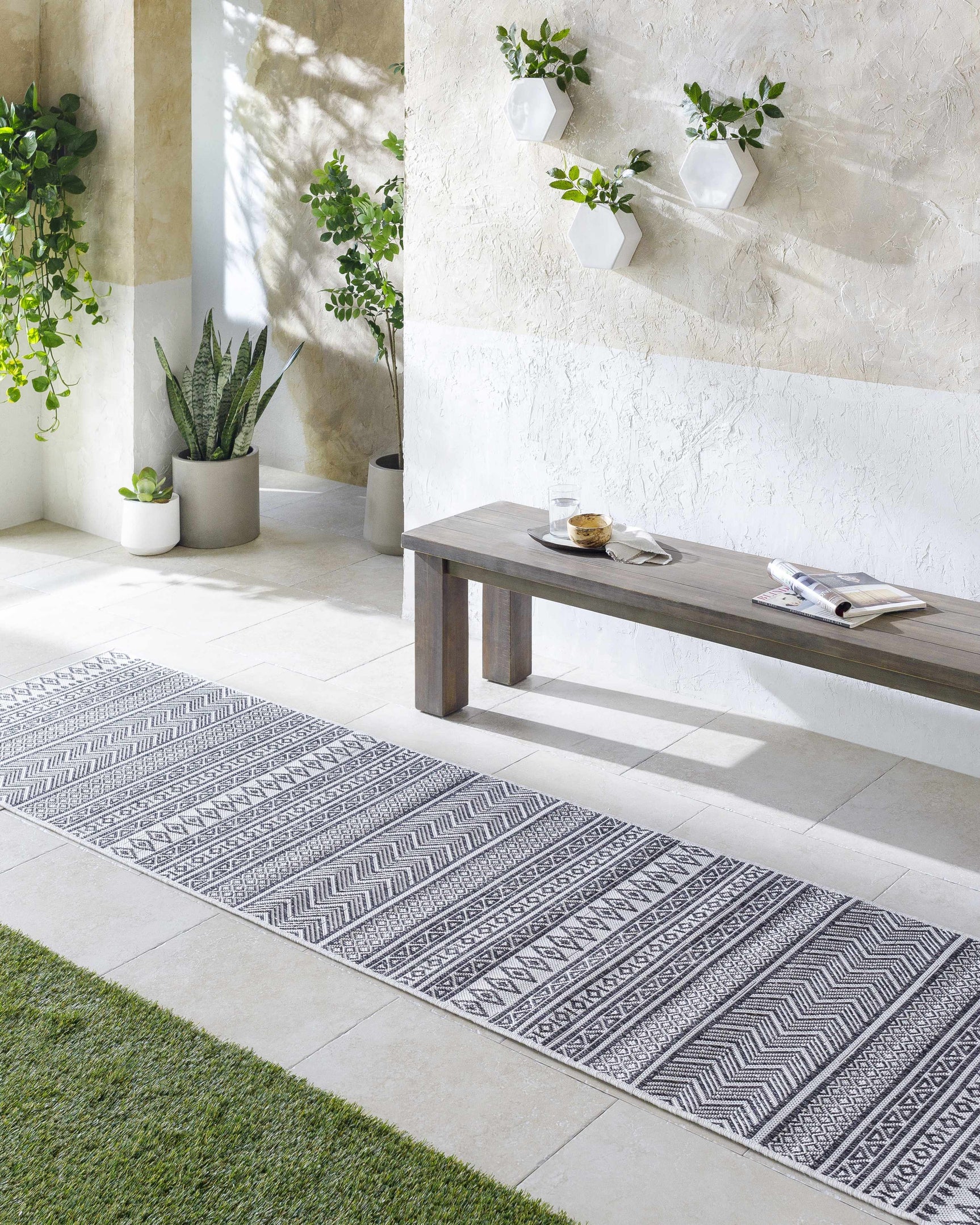 Imboden Black&White Outdoor Rug - Ornate Home