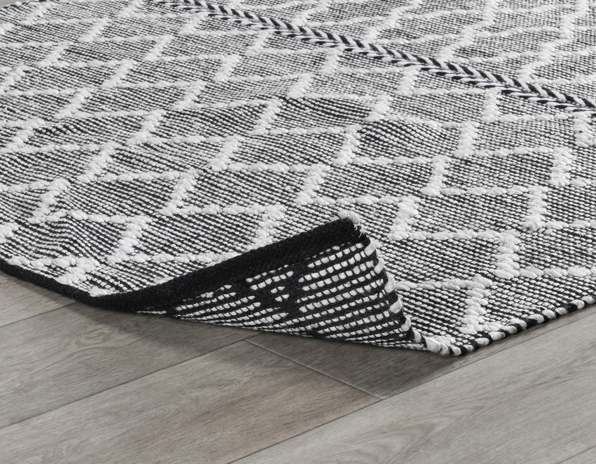 Indoor/Outdoor Sonora Black/Ivory Rug - Ornate Home