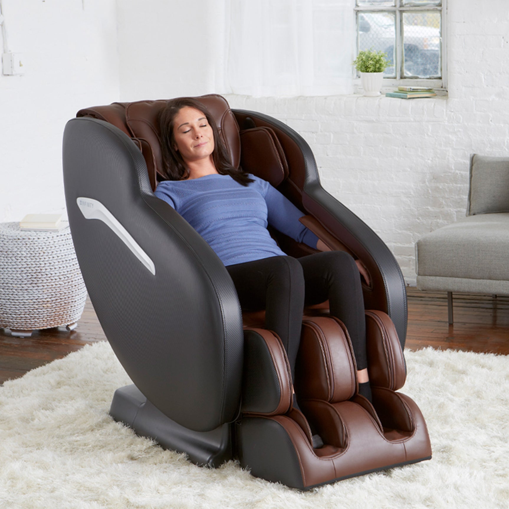 Infinity Aura Black/Brown Massage Chair - Ornate Home