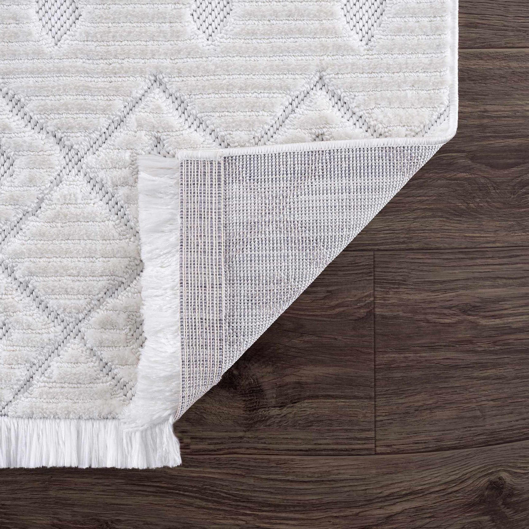 Ivory Beil 3D Fringe Area Rug - Clearance - Ornate Home