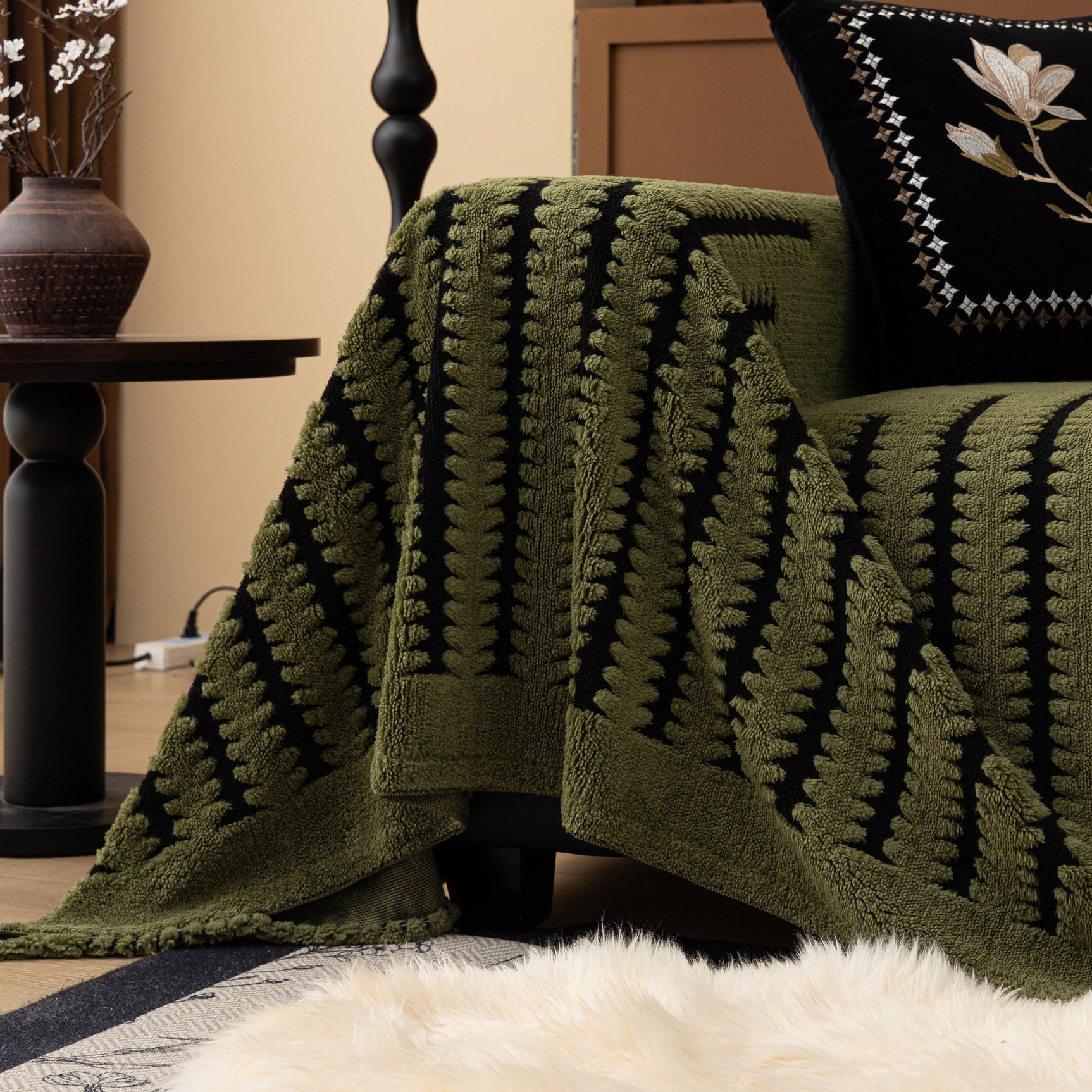 Jacquard Fleece Throw Blanket for Couch Plush Fuzzy Cozy Soft Blankets and Throws for Sofa - Ornate Home