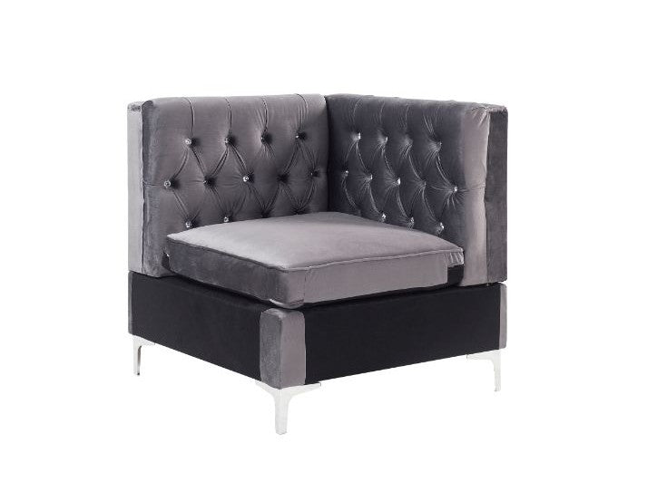 Jaszira Wedge - Ornate Home