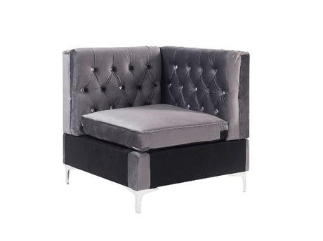 Jaszira Wedge - Ornate Home