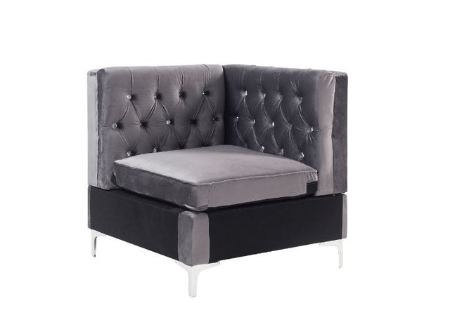 Jaszira Wedge - Ornate Home