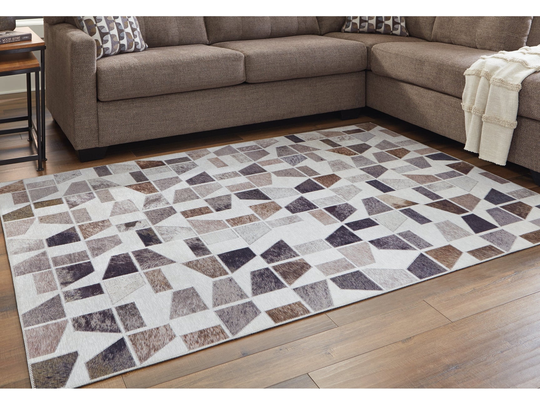 Jettner Multi 5' x 7' Rug - Ornate Home