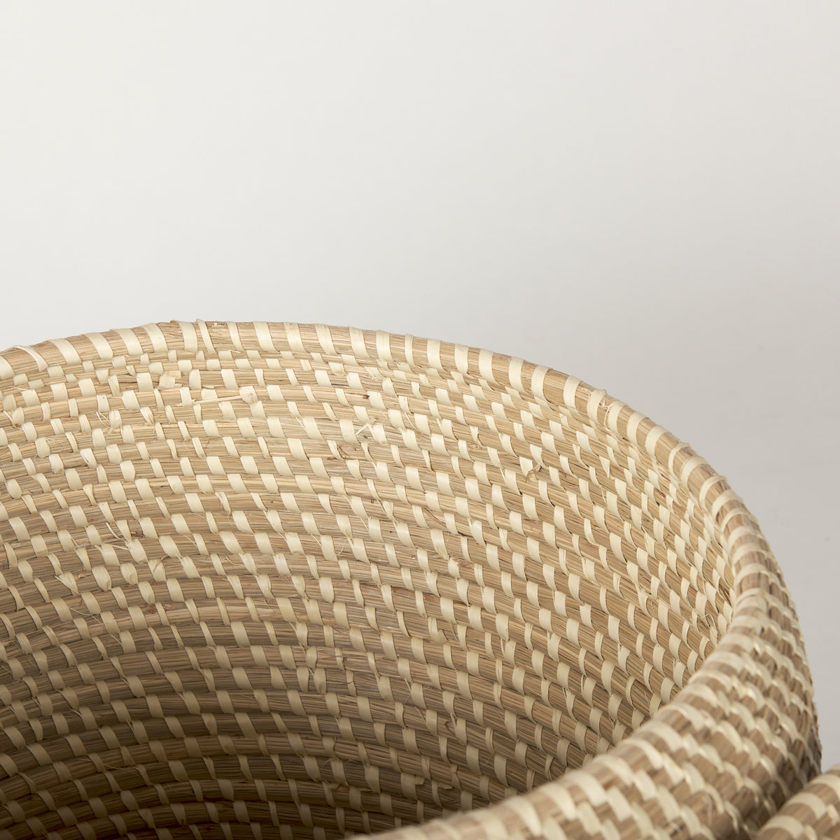 Kalopa Brown Seagrass Floor Baskets with Flat Handled Lid (Set of 2) - Ornate Home