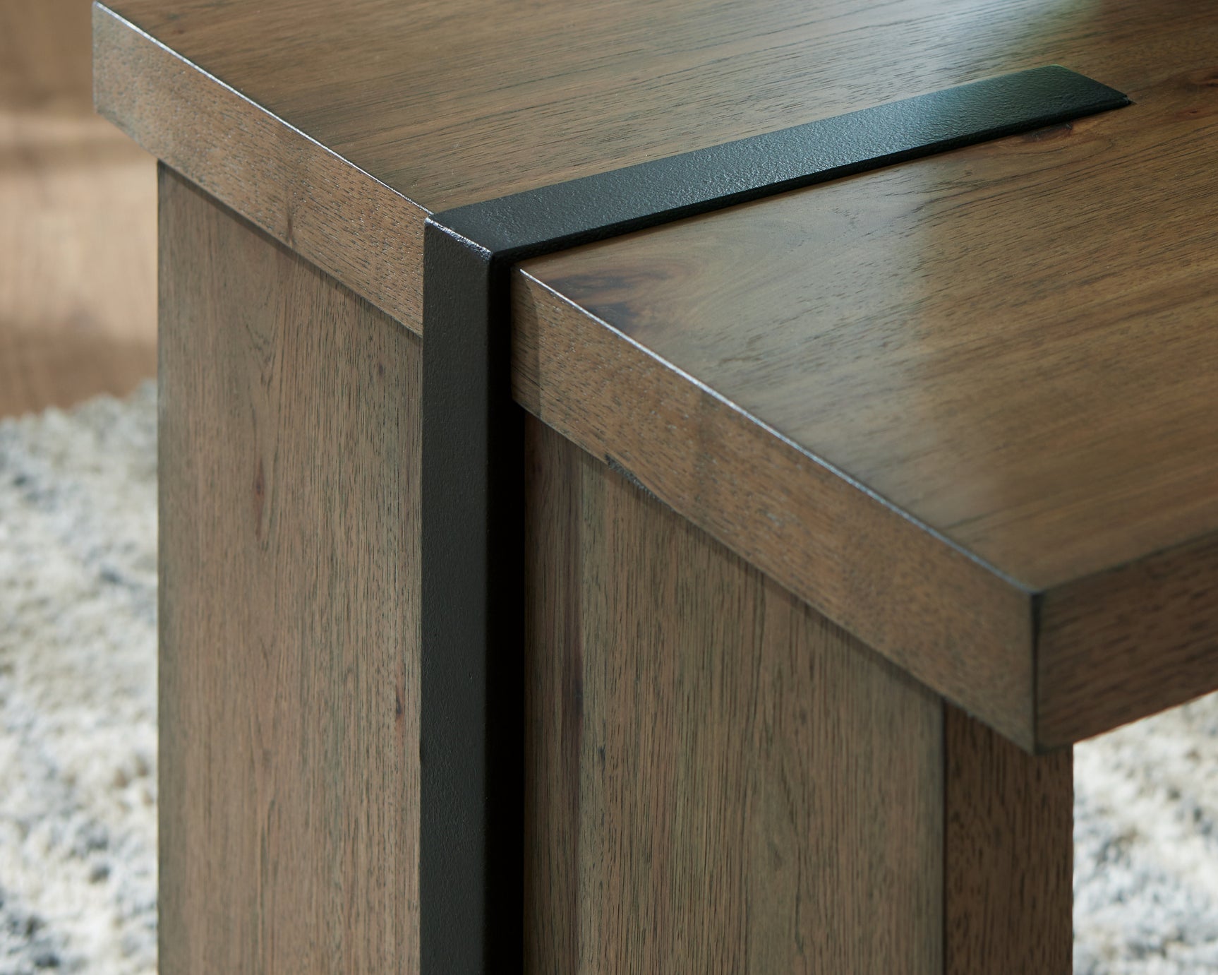 Kandinew Light Brown End Table - Ornate Home