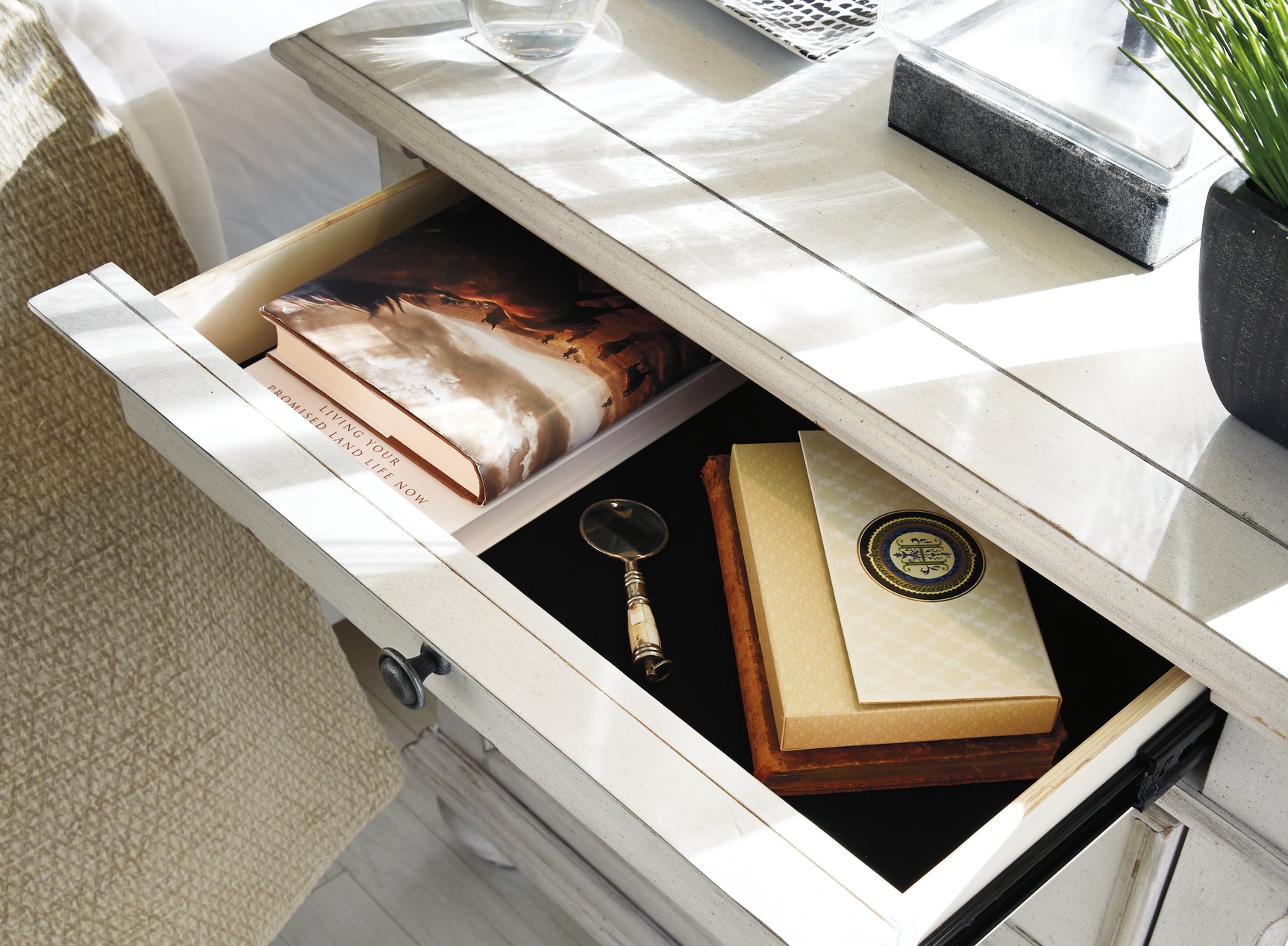 Kanwyn Whitewash King Panel Bedroom Set with Dresser, Mirror, Chest and 2 Nightstands - Ornate Home