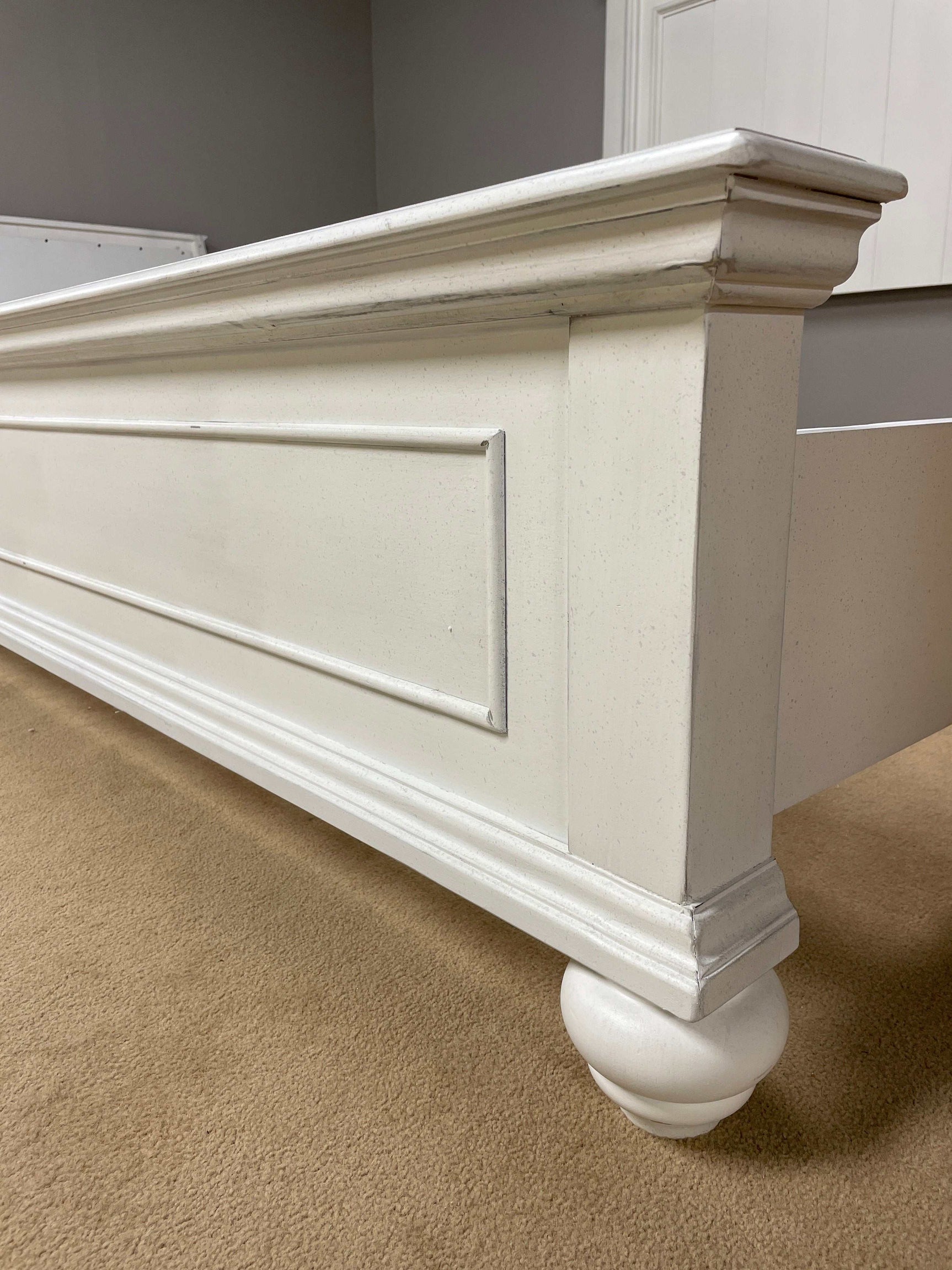 Kanwyn Whitewash Queen Panel Bed - Ornate Home