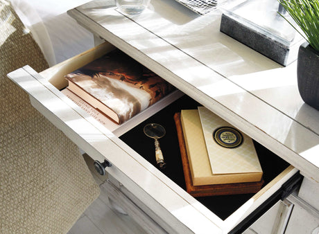 Kanwyn Whitewash Queen Panel Bedroom Set w/ Storage Bench / 5pc - Ornate Home