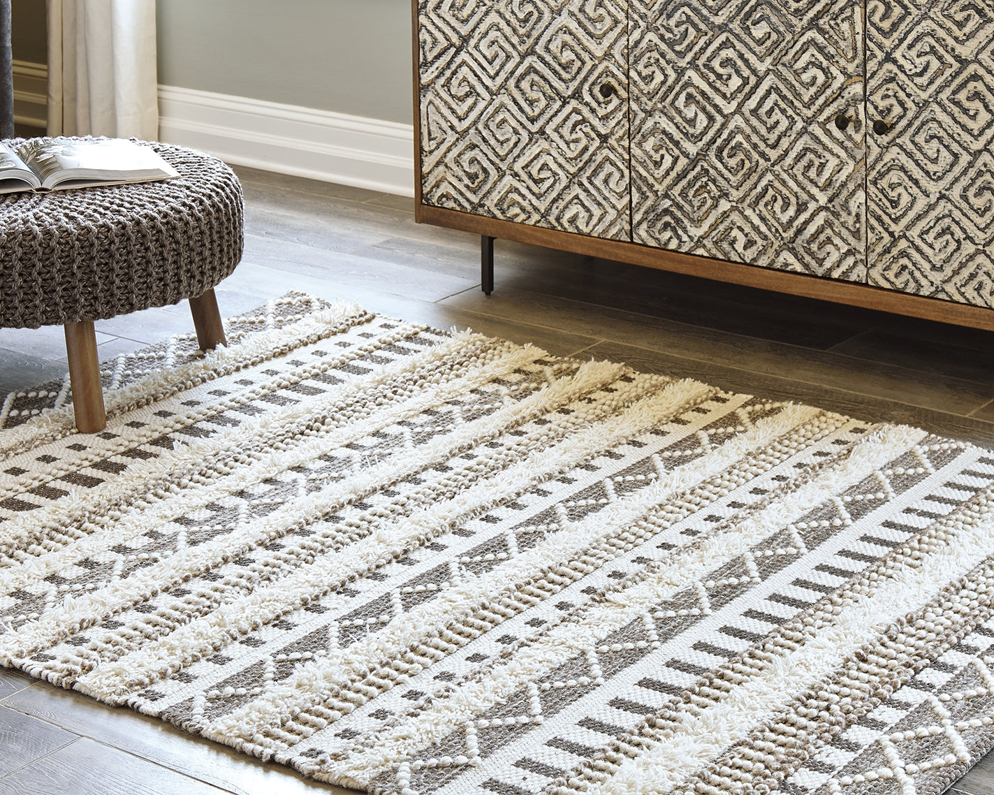 Karalee 5' x 7' Rug - Ornate Home