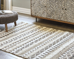 Karalee 5' x 7' Rug - Ornate Home