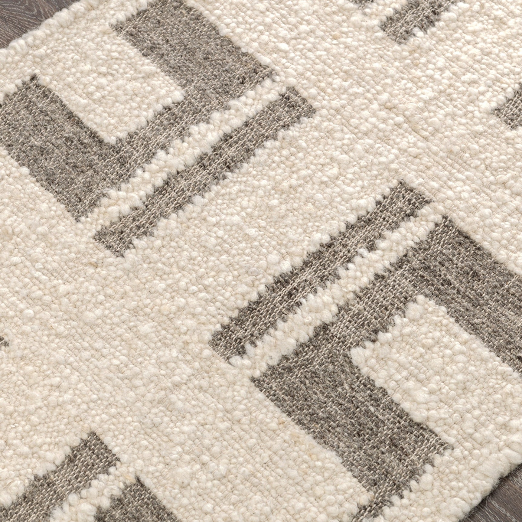 Kavala Charcoal/Ivory Rug - Ornate Home