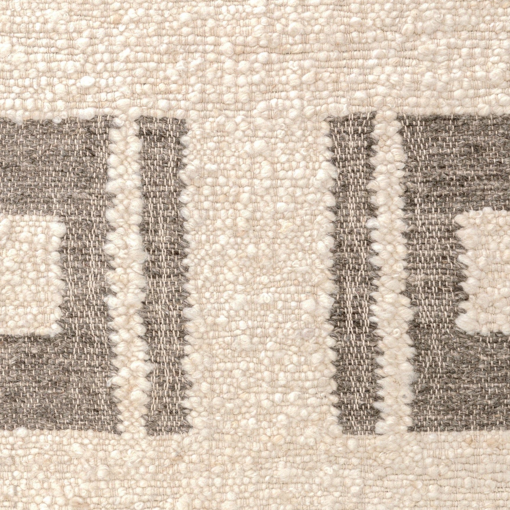 Kavala Charcoal/Ivory Rug - Ornate Home