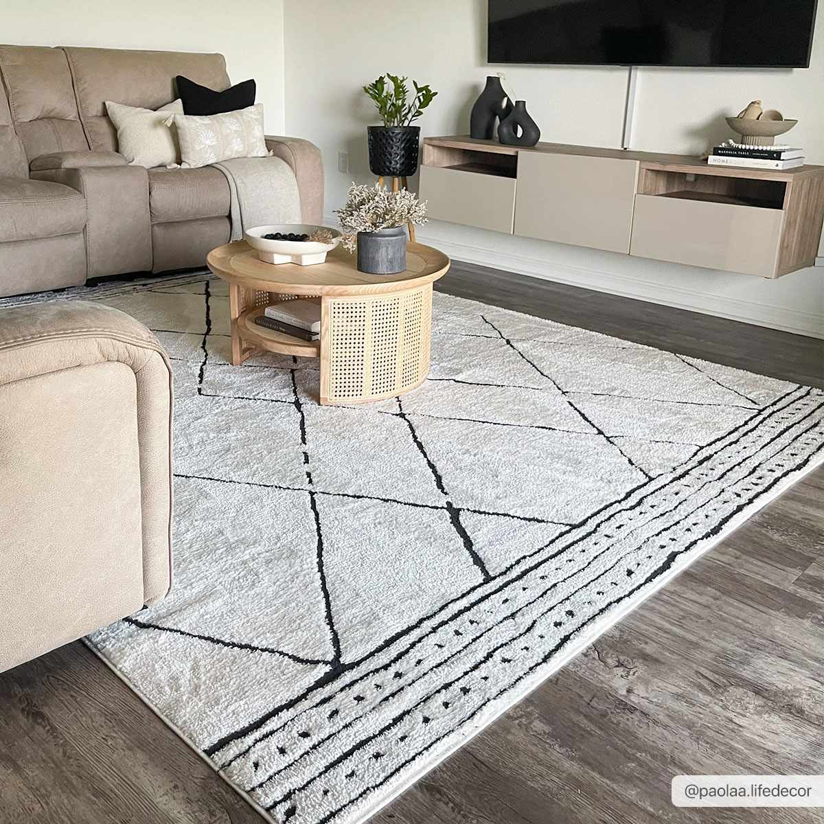 Keone Black & White Thick Rug - Ornate Home