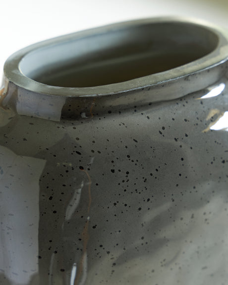 Kierlain Gray/Black Vase (15.38''H) - Ornate Home