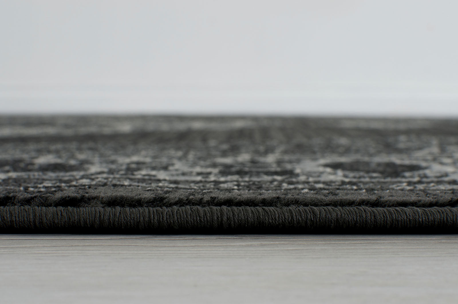 Kozlu Dark Gray 5' X 7' Area Rug - Ornate Home