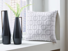 Kydner White/Black Pillow (4/CS) (Online Special Price) - Ornate Home