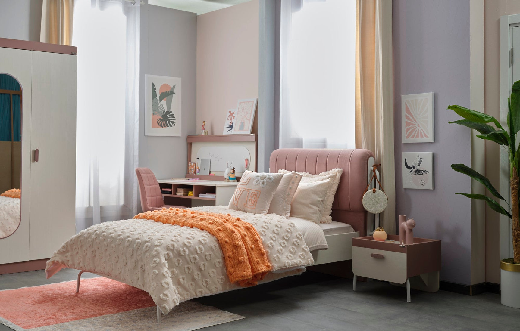 Linda Pink/White Twin Bed With Headboard