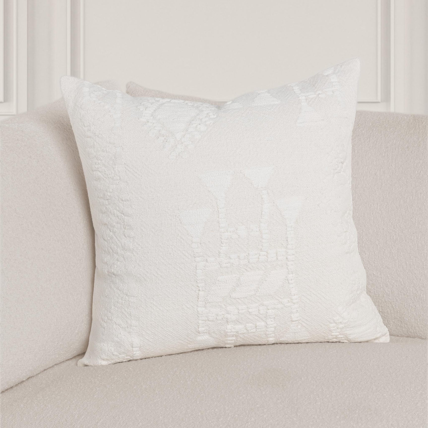 LN Abbey Ivory 22x22 Throw Pillow (Set of 2) - Ornate Home