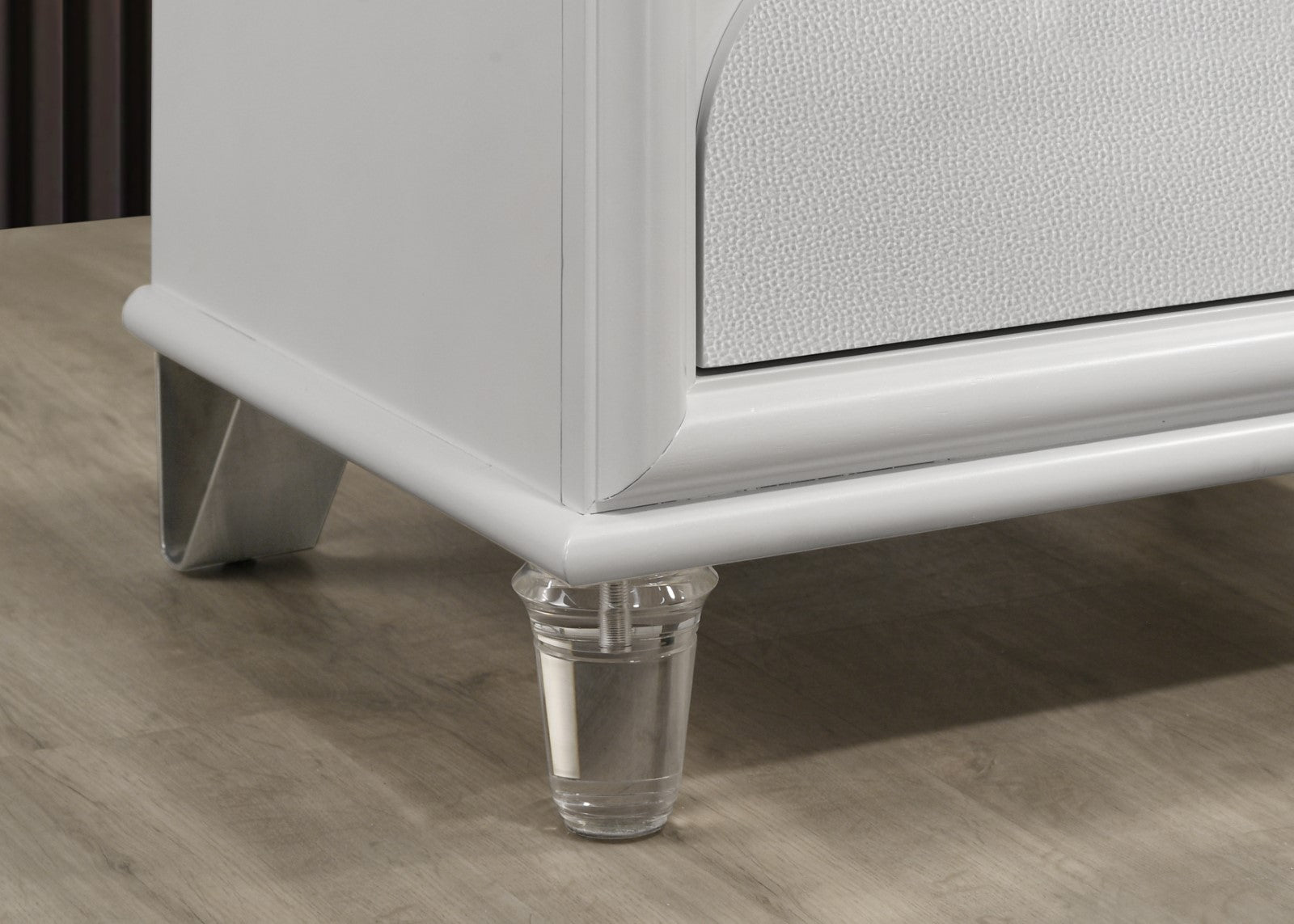 Lareina Pearl White Nightstand - Ornate Home