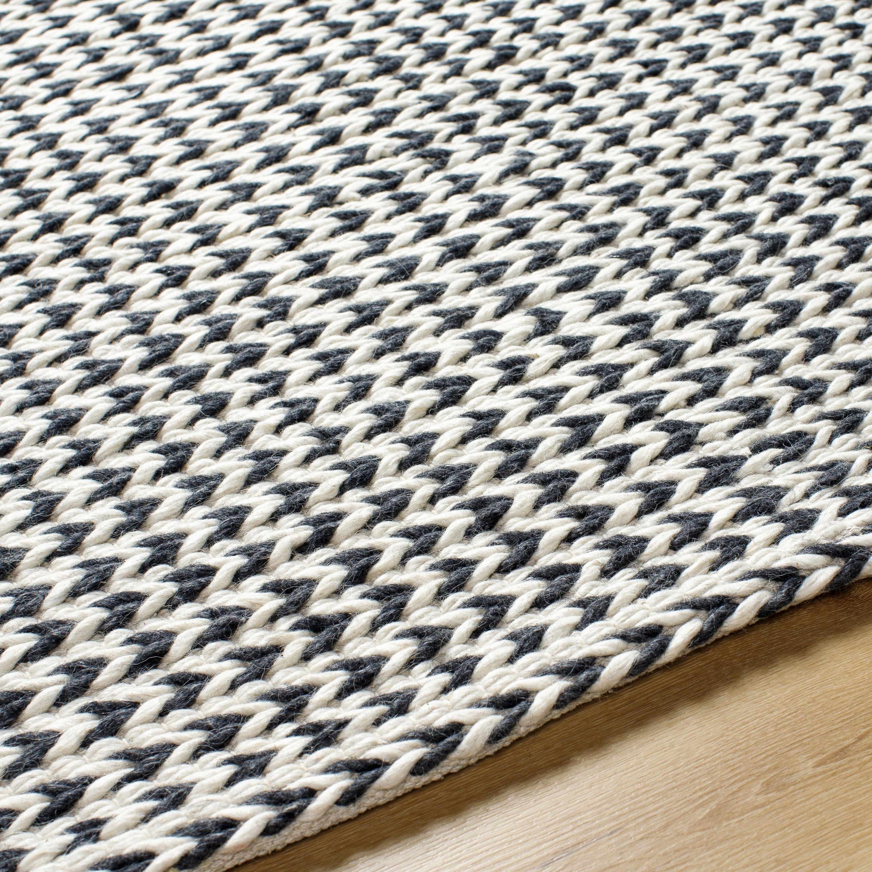 Lenci Silver Beige Area Rug - Ornate Home