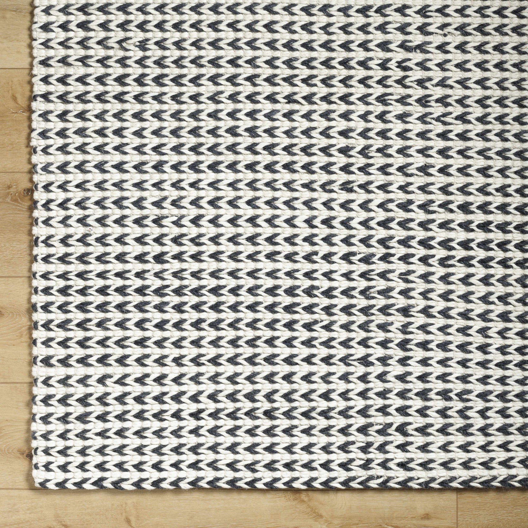 Lenci Silver Beige Area Rug - Ornate Home
