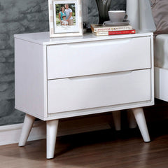 Lennart White 4 Pc. Queen Bedroom Set - Ornate Home