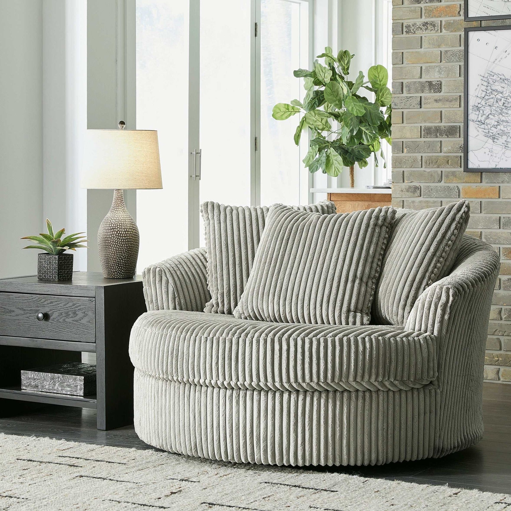 Lindyn Fog 2pc RAF Chaise Sectional - Ornate Home