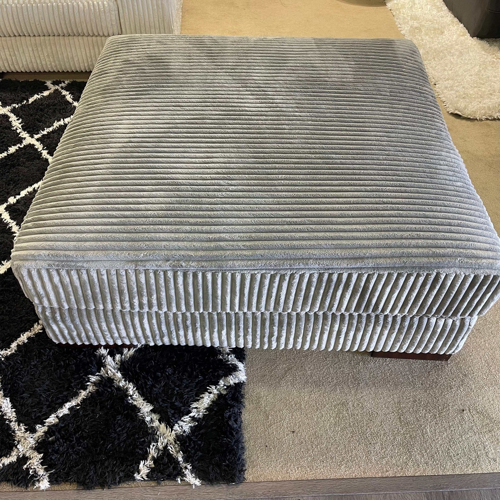 Lindyn Fog 5pc RAF Sectional + Oversized Ottoman (Online Special Price) - Ornate Home