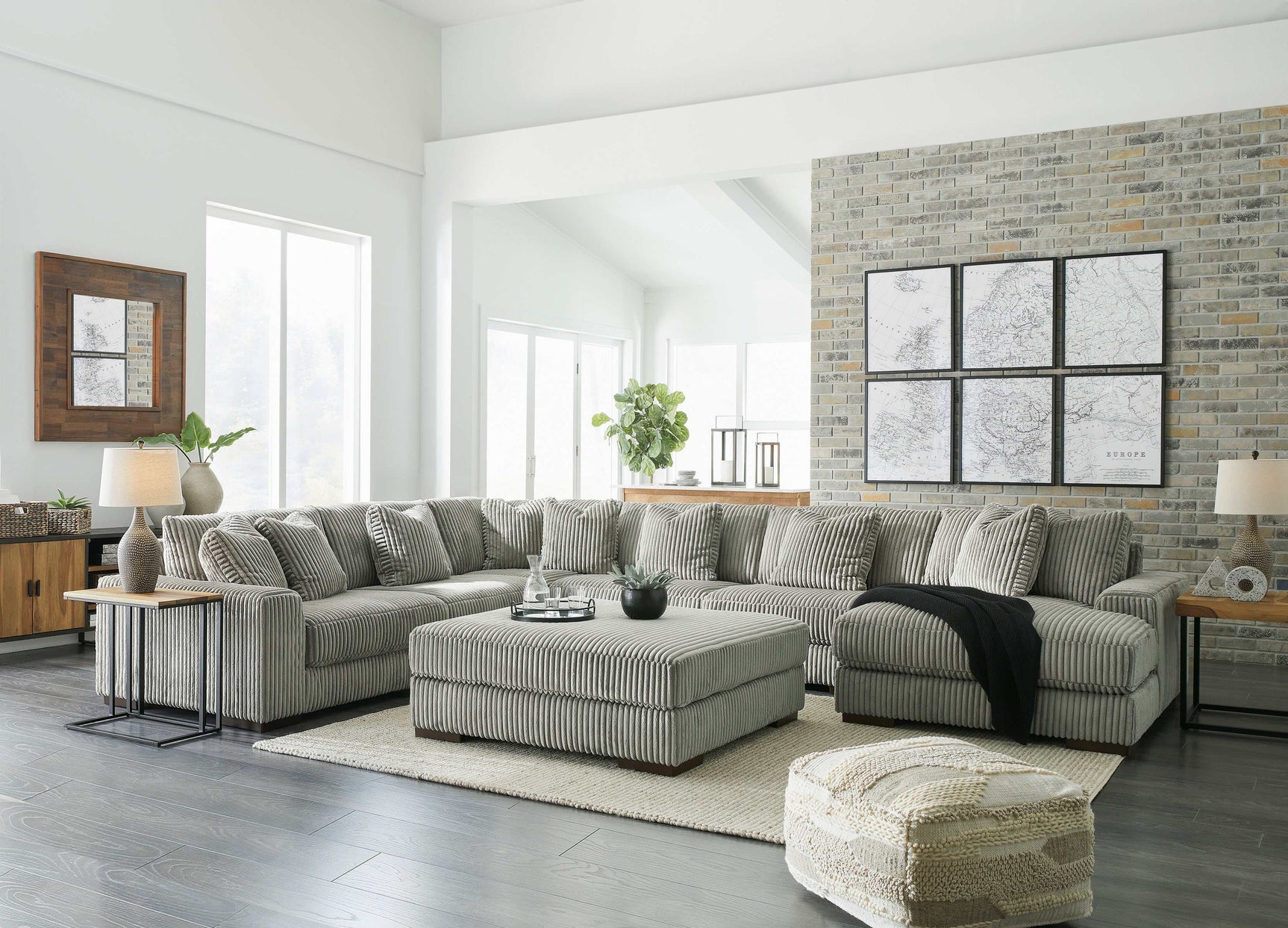 Lindyn Fog 6pc RAF Chaise Sectional (Online Special Price) - Ornate Home