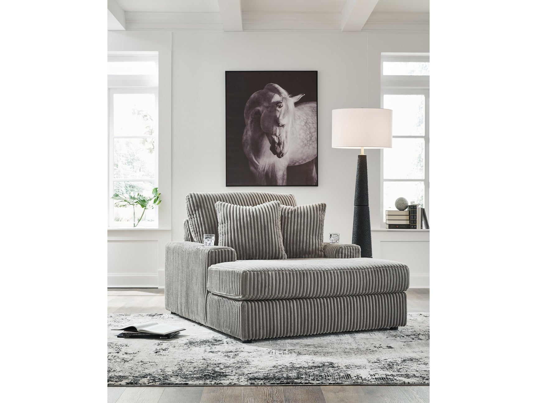 Lindyn Fog Chaise Lounge w/ 2 Cup Holders & USB Charging Port (Online Special Price) - Ornate Home