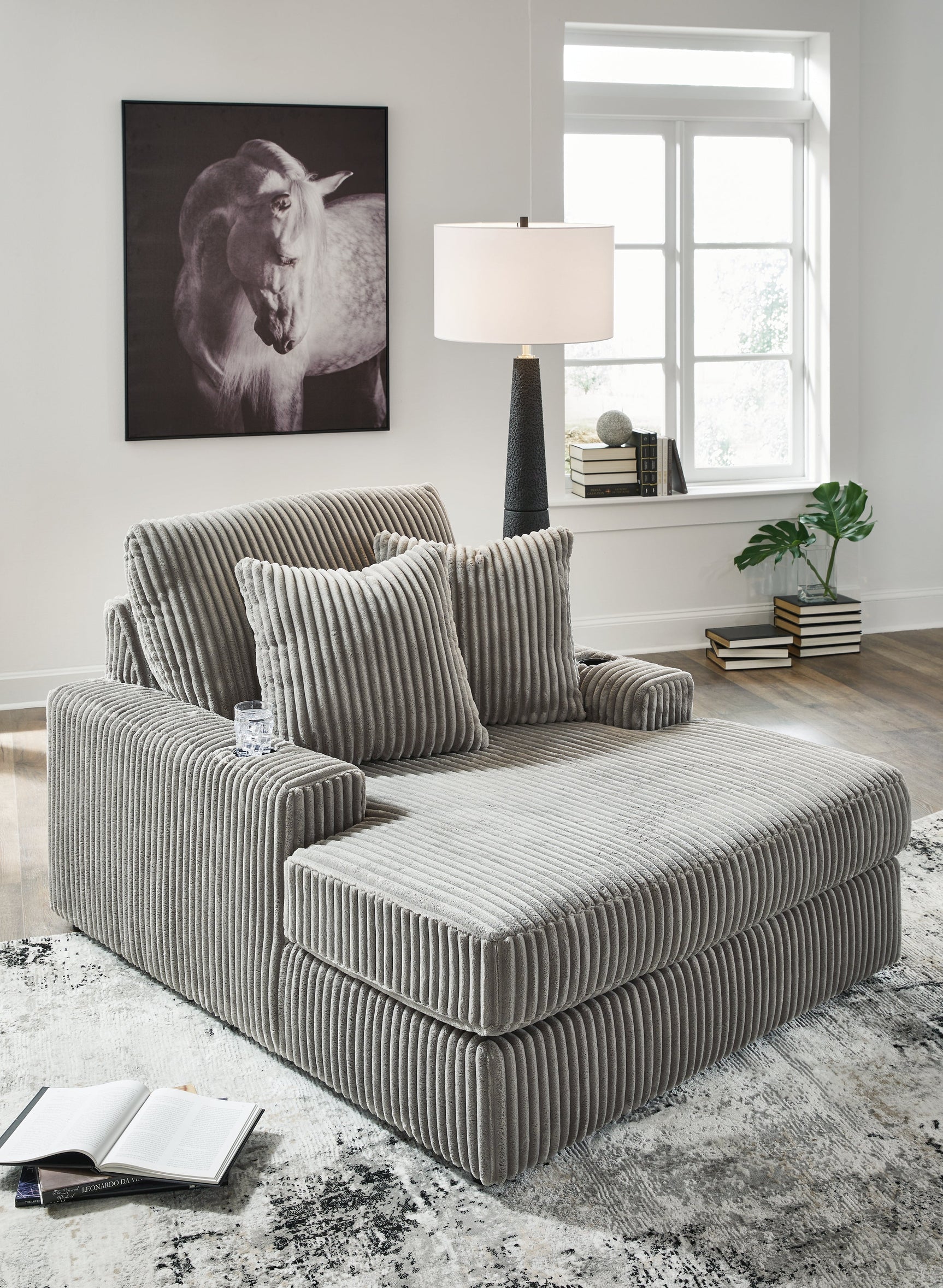 Lindyn Fog Chaise Lounge w/ 2 Cup Holders & USB Charging Port (Online Special Price) - Ornate Home